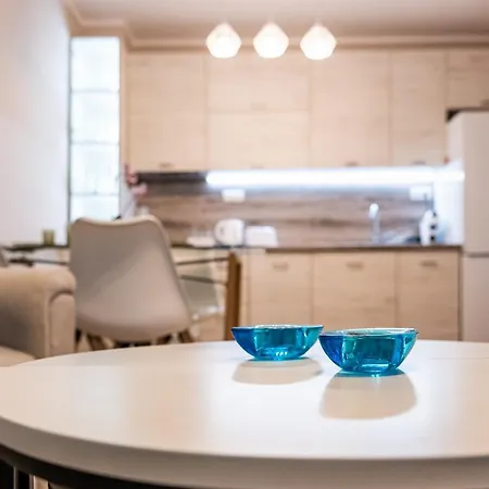 Апартаменты Aquamarine *