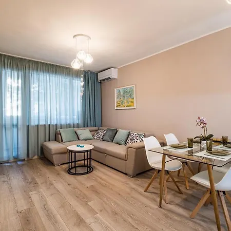 Aquamarine Апартаменты