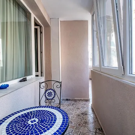 Aquamarine Апартаменты *